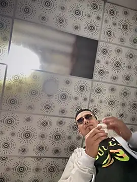 Snapshot of adam-rivera chatting on 10/20/25, 05:35 adam-rivera online show from 10/20/25, 05:35