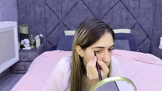 Teresa Stane online show from 11/06/25, 05:22