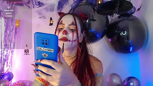 Snapshot of LatinasGoddesses_ chatting on 10/13/25, 03:08 LatinasGoddesses online show from 10/13/25, 03:08