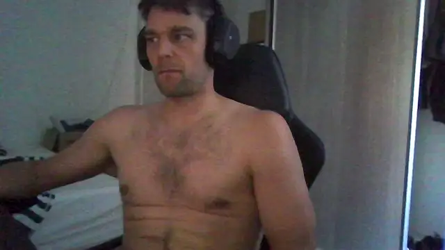 Snapshot of The_big_viking_ chatting on 07/05/26, 12:34 The big viking online show from 07/05/26, 12:34