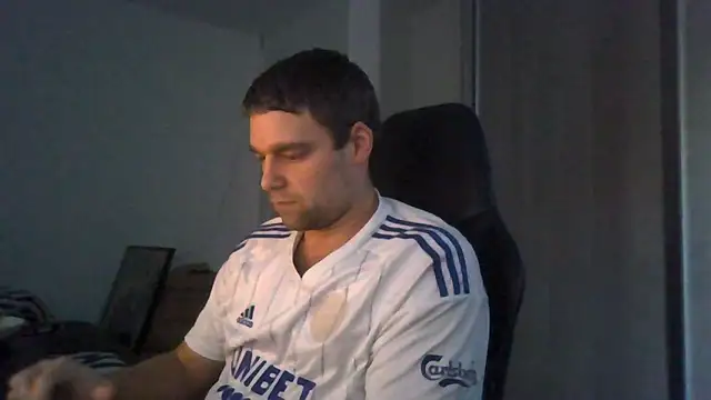 Snapshot of The_big_viking_ chatting on 01/04/25, 12:38 The big viking online show from 01/04/25, 12:38