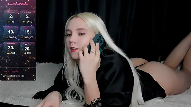 Snapshot of LadyHottCum chatting on 02/25/25, 09:37 LadyHottCum online show from 02/25/25, 09:37