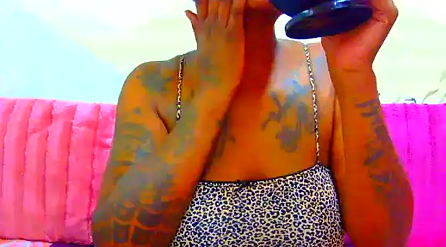 TattoedGoddessxx online show from 02/15/25, 10:33