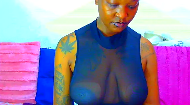TattoedGoddessxx online show from 03/02/25, 11:09