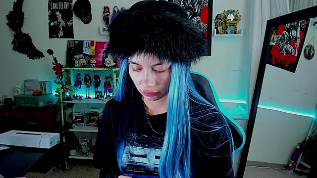 Snapshot of _sakae_ chatting on 11/08/25, 08:29 sakae online show from 11/08/25, 08:29