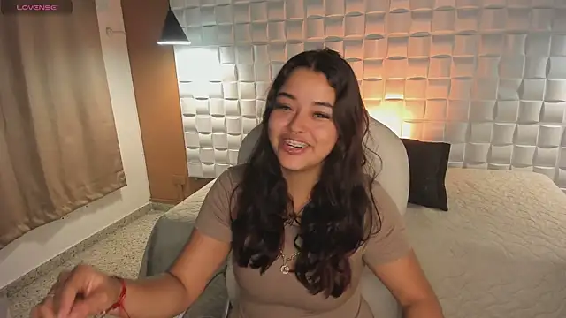 Ariana Pierce online show from 09/28/25, 01:18