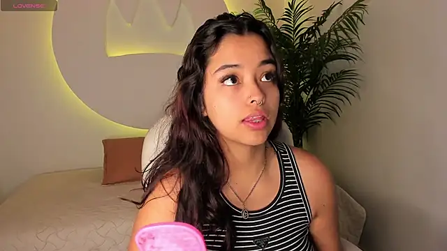 Ariana Pierce online show from 10/11/25, 12:28