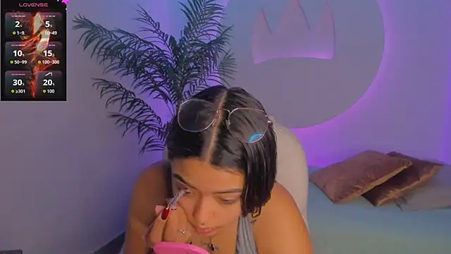 Ariana Pierce online show from 11/25/25, 12:38