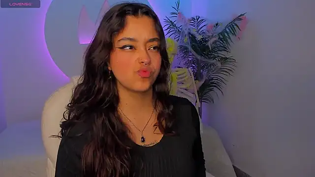 Ariana Pierce online show from 10/31/25, 01:30