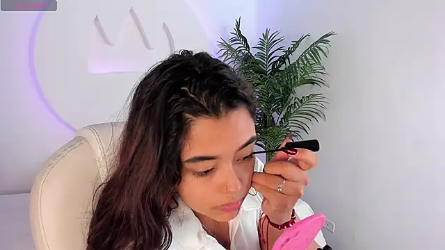 Ariana Pierce online show from 10/25/25, 12:28