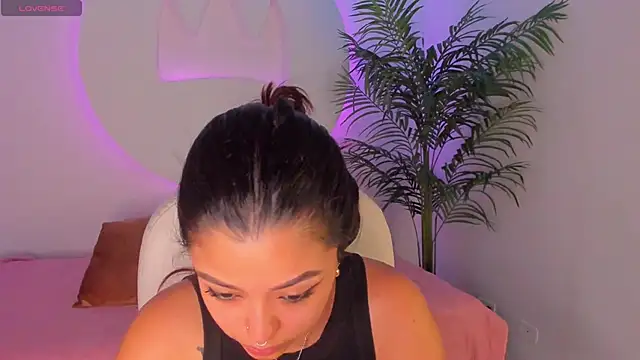 Ariana Pierce online show from 11/18/25, 12:41