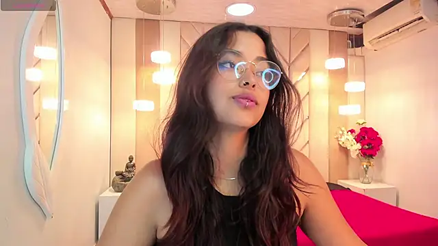 Ariana Pierce online show from 03/10/25, 05:00