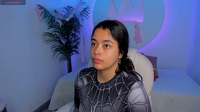 Ariana Pierce online show from 11/01/25, 12:21