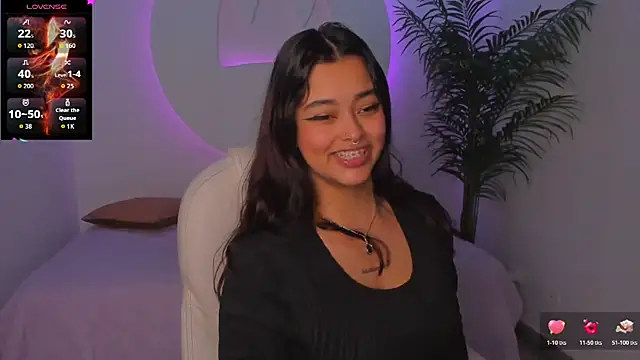 Ariana Pierce online show from 11/06/25, 12:20