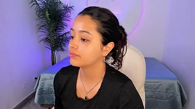 Ariana Pierce online show from 12/20/25, 12:30