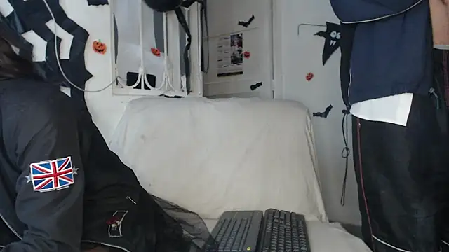 pervertsteens3 online show from 10/30/25, 05:17