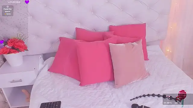 anchela-garcia1 online show from 09/18/25, 12:19