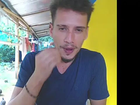 Snapshot of roystonee10 chatting on 12/29/24, 09:52 roystonee10 online show from 12/29/24, 09:52