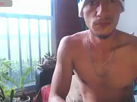 Snapshot of roystonee10 chatting on 12/24/24, 11:28 roystonee10 online show from 12/24/24, 11:28