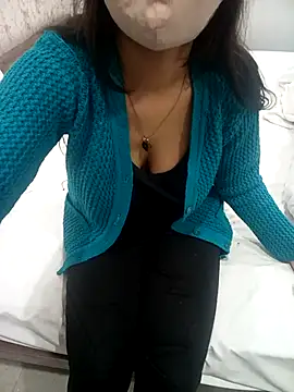 Snapshot of Alina_398 chatting on 03/21/25, 12:50 Alina 398 online show from 03/21/25, 12:50