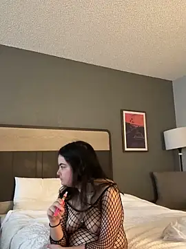 Snapshot of littlemissbabycakes chatting on 05/29/26, 11:44 littlemissbabycakes online show from 05/29/26, 11:44