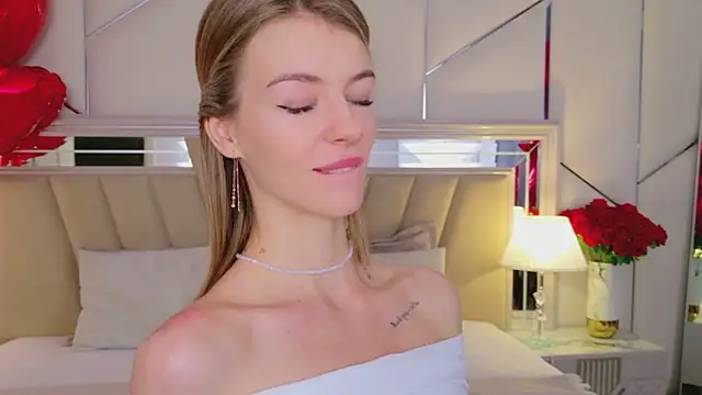 MeganMour online show from 02/15/26, 05:12