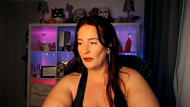 Engel mia online show from 10/28/25, 09:47