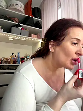 Engel mia online show from 11/29/25, 11:32