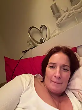 Engel mia online show from 10/27/25, 11:27