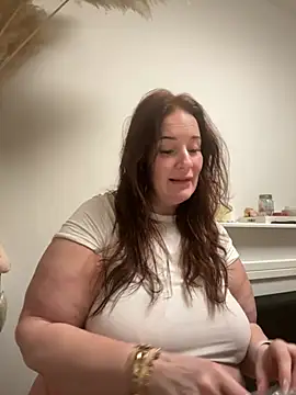 Engel mia online show from 02/15/26, 09:03