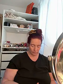 Engel mia online show from 09/27/25, 11:05