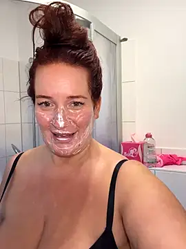 Engel mia online show from 10/15/25, 12:02