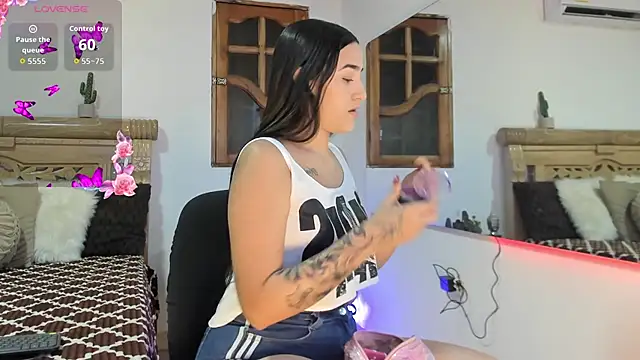 oriana faddila online show from 04/10/26, 03:24