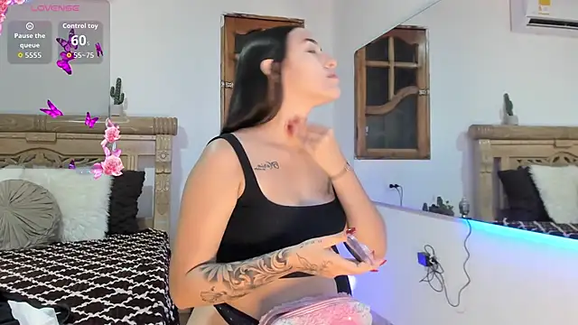 oriana faddila online show from 04/12/26, 03:10