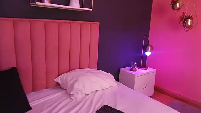 CrystalWoods94 online show from 12/01/25, 01:45