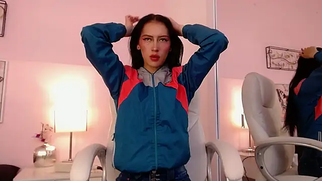 sara17  online show from 11/05/25, 04:37