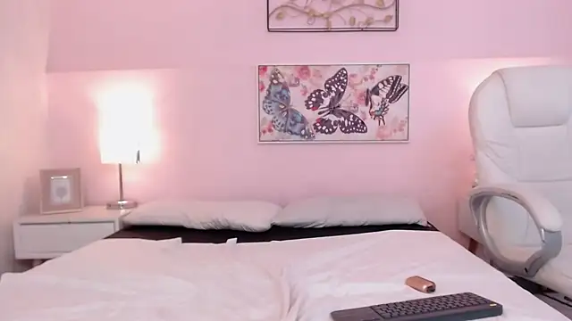 sara17  online show from 11/02/25, 04:17