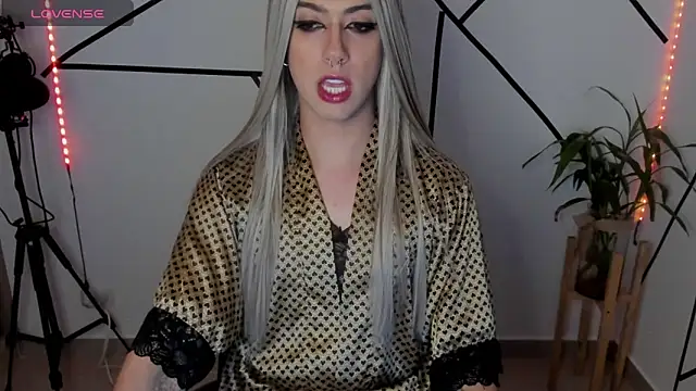 ashley sans2000 online show from 09/10/25, 07:18