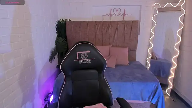 penelope tay1 online show from 11/20/25, 03:29