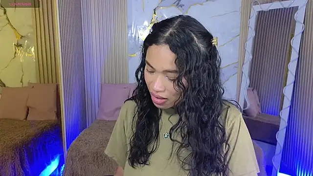 Snapshot of penelope_tay1 chatting on 04/19/26, 03:29 penelope tay1 online show from 04/19/26, 03:29