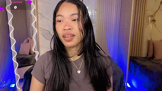Snapshot of penelope_tay1 chatting on 03/21/26, 03:19 penelope tay1 online show from 03/21/26, 03:19