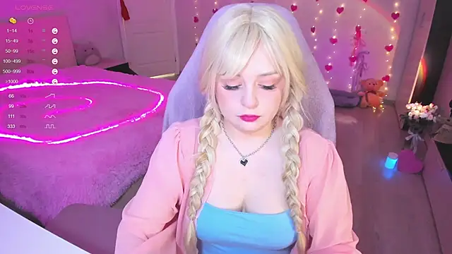 Snapshot of Amy_honey_angel chatting on 02/26/25, 09:33 Amy honey angel online show from 02/26/25, 09:33