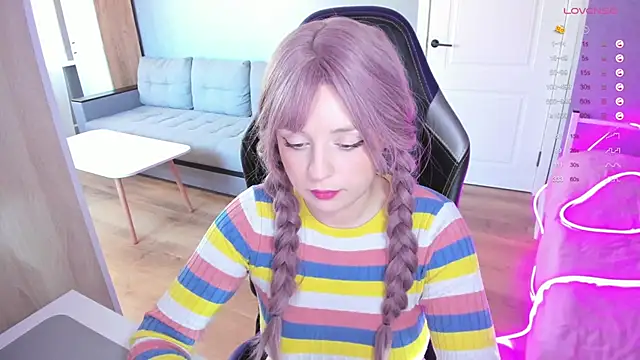 Snapshot of Amy_honey_angel chatting on 10/09/25, 08:48 Amy honey angel online show from 10/09/25, 08:48