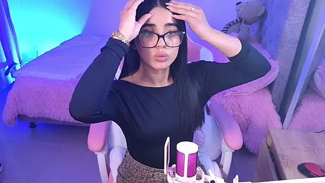 Emily-14 online show from 03/26/26, 06:22