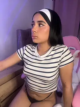 Emily-14 online show from 11/13/25, 04:49