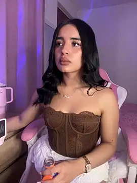 Emily-14 online show from 12/18/25, 03:00