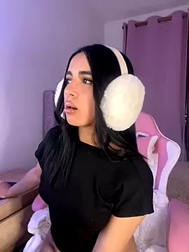 Emily-14 online show from 11/27/25, 04:02