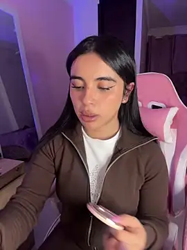 Emily-14 online show from 04/28/26, 01:15