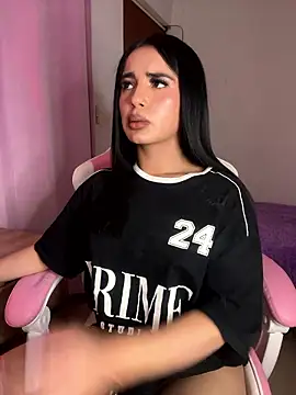 Emily-14 online show from 01/11/26, 06:53