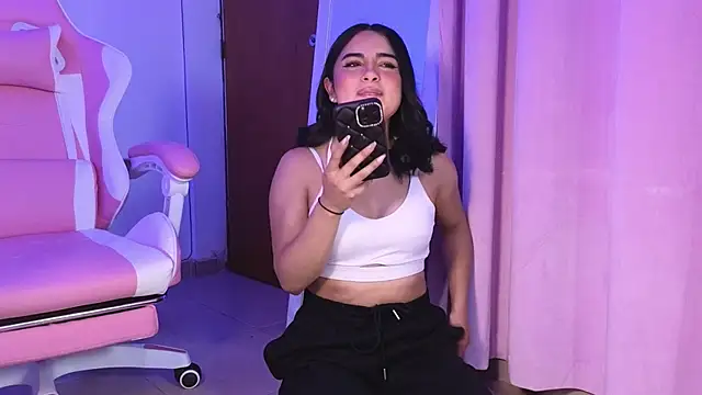 Emily-14 online show from 03/14/25, 06:10